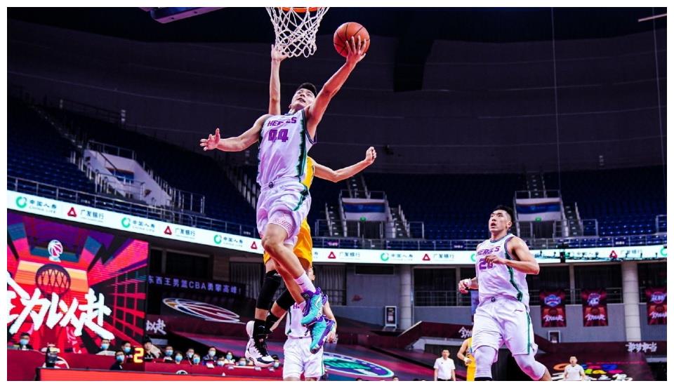 开云体育入口-包含墨西哥男篮碾压勇士B队，莫里斯制霸全场的词条