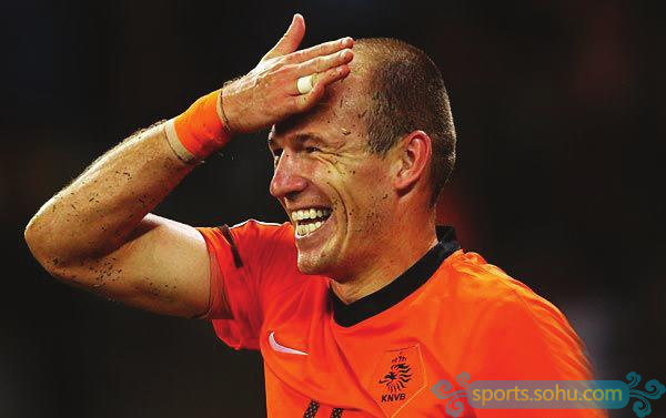 荷兰战平利比亚，小组头名稳居不下