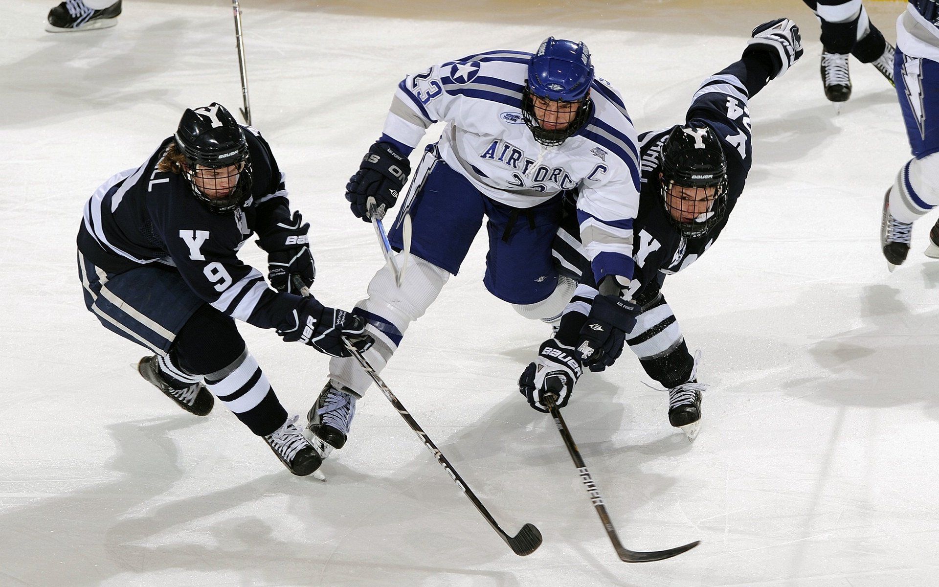 北欧铁闸教科书，阿劳霍在挪威对阵马里中的防守艺术